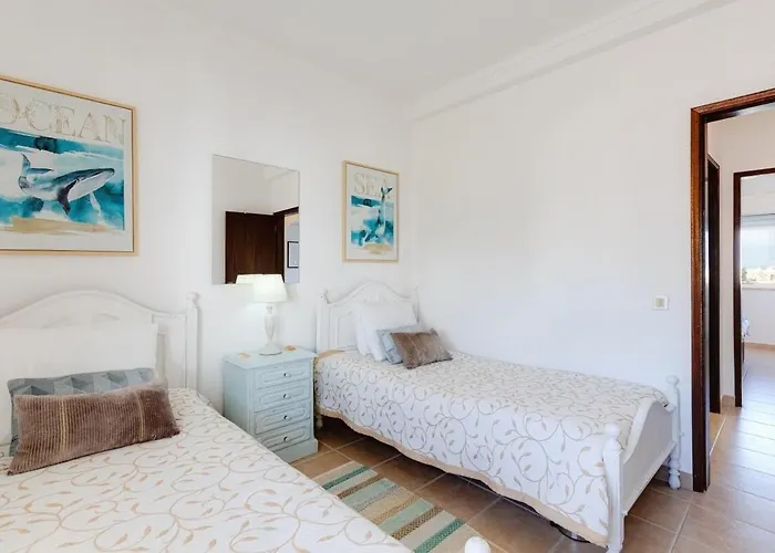Eli Flat Just Few Steps From The Strip In * Albufeira