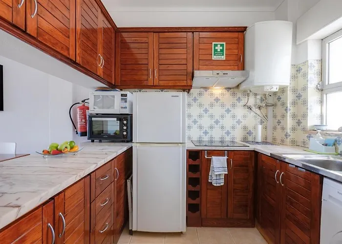 Eli Flat Just Few Steps From The Strip In Apartman Albufeira